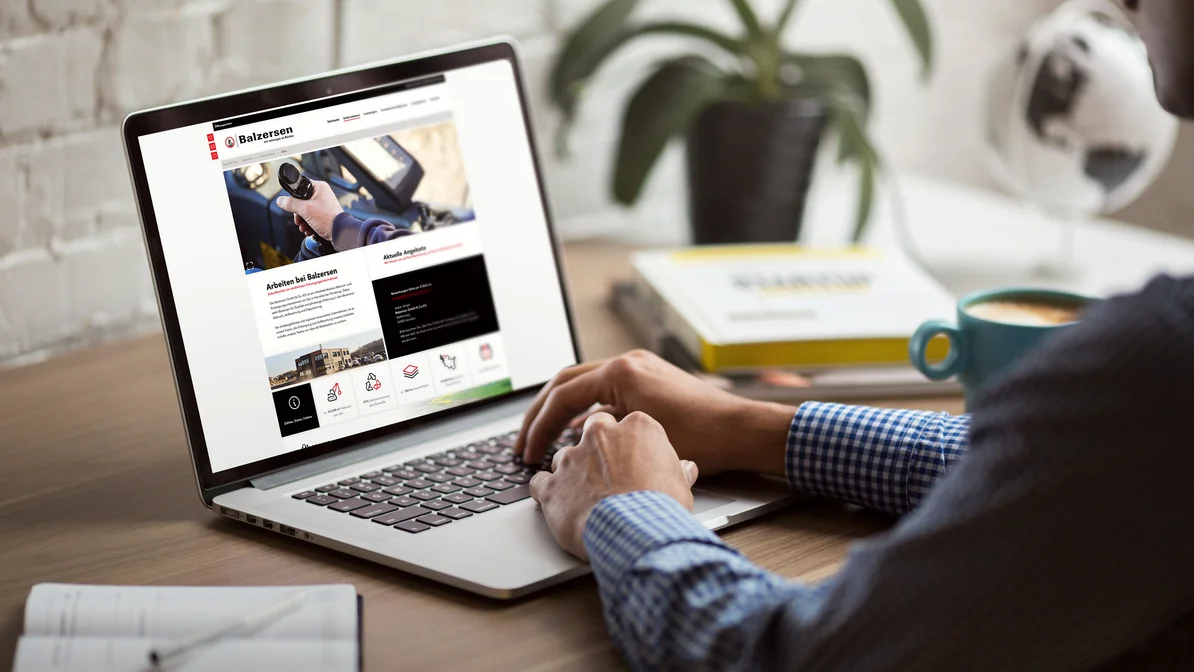 Laptop Mockup Case Balzersen