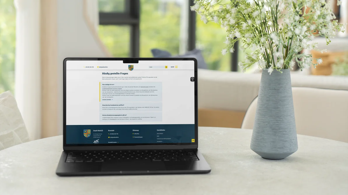 Case Stadt Niebüll Laptop Mockup