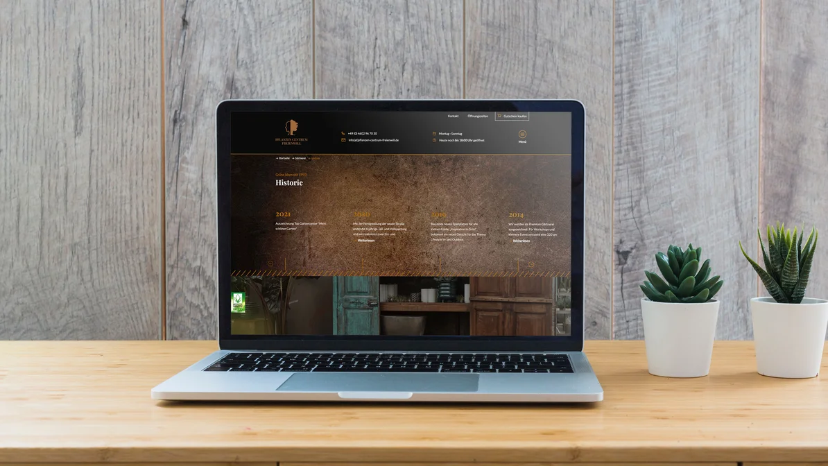 Case PCF Laptop Mockup 